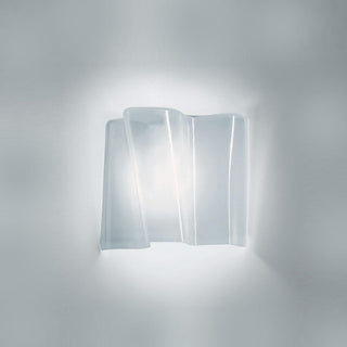 Artemide Logico Mini wall lamp milky white #variant# | Acquista i prodotti di ARTEMIDE ora su ShopDecor
