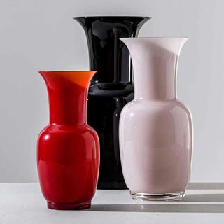 Venini Opalino 706.08 opaline vase red with milk-white inside h. 22 cm. Buy on Shopdecor VENINI collections